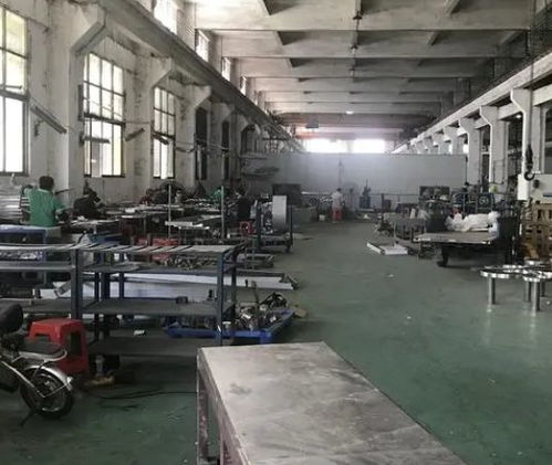 空無(wú)一人的車間 通訊器材產(chǎn)業(yè)的機(jī)遇與挑戰(zhàn)